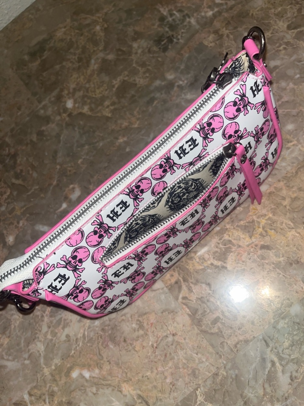 Ed Hardy Pink and White Graphic Wristlet Shoulder Bag flawed - Picture 5 of 7